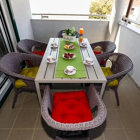 Adria 3 *