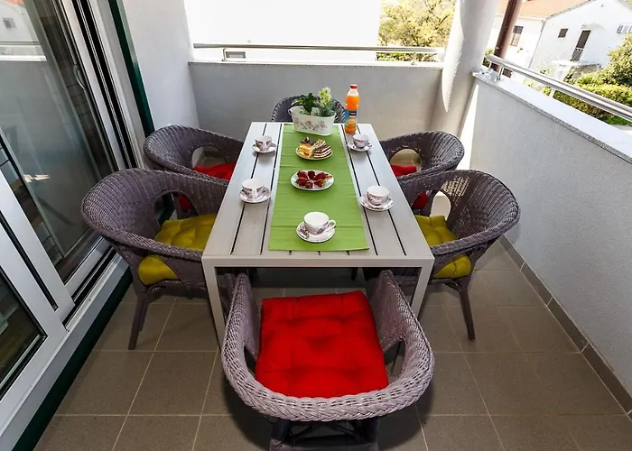 Adria 3 *